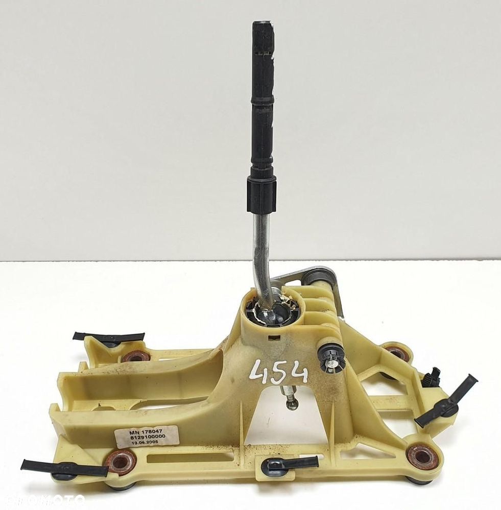 WYBIERAK BIEGÓW SMART FORFOUR 454 1.5 T MN178047 - 1