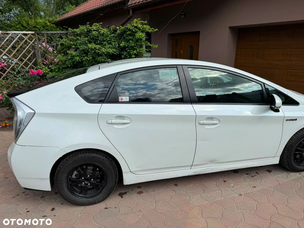 Toyota Prius 1.8 HSD Premium - 4