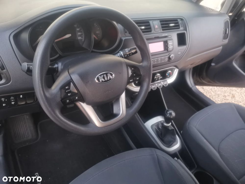 Kia Rio - 17