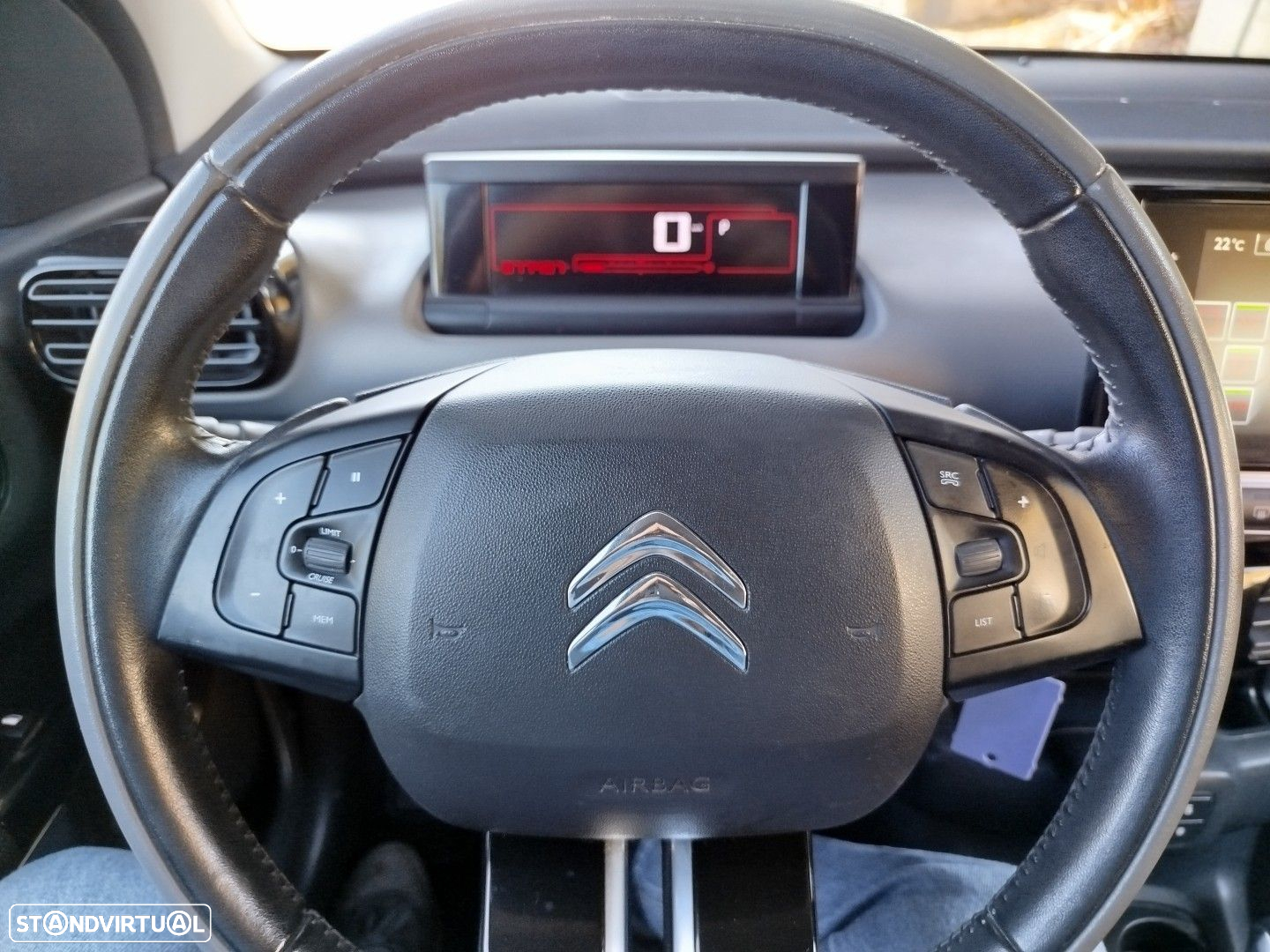 Citroën C4 Cactus 1.2 PureTech Shine EAT6 - 26