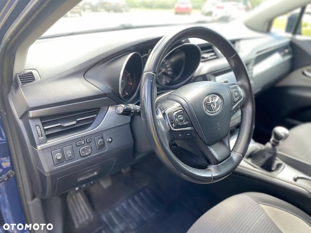 Toyota Avensis 2.0 D-4D Premium - 13