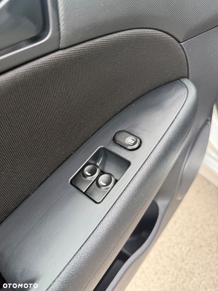 Hyundai i30 1.4 Edition 20 - 19