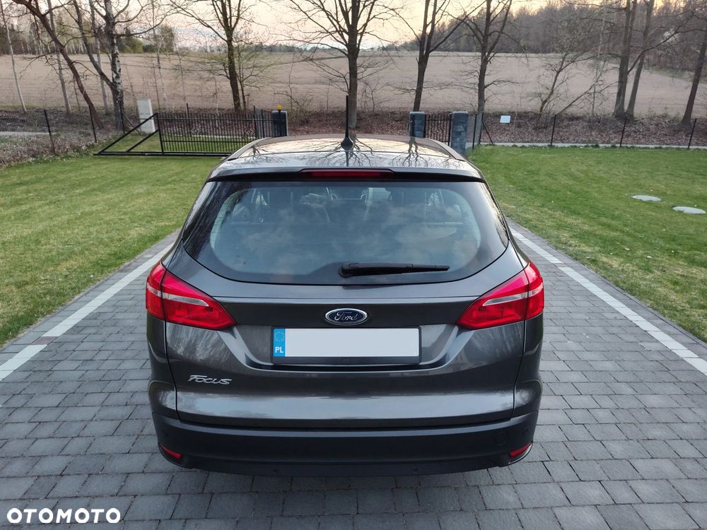 Ford Focus 1.5 TDCi SYNC Edition - 11
