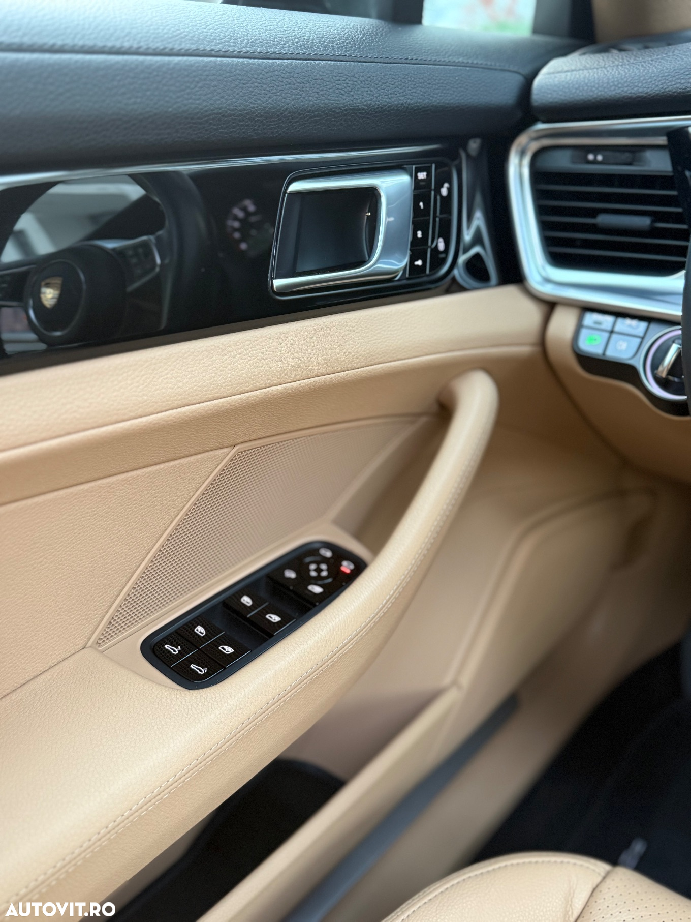 Porsche Panamera 4 Sport Turismo - 21