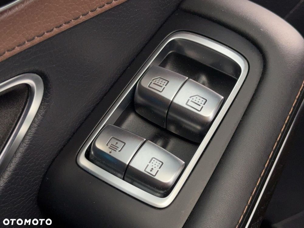 Mercedes-Benz Klasa S 400 d 4-Matic L 9G-TRONIC - 28