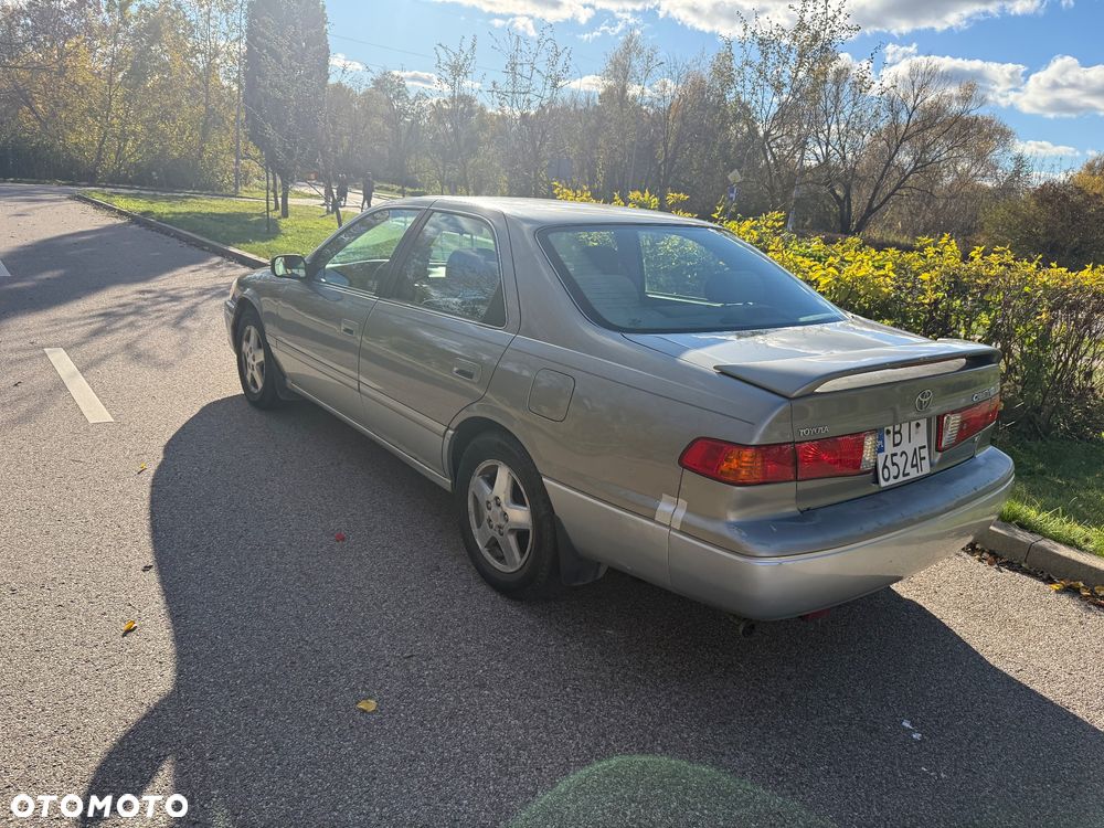 Toyota Camry ver-3-0-v6-le - 4