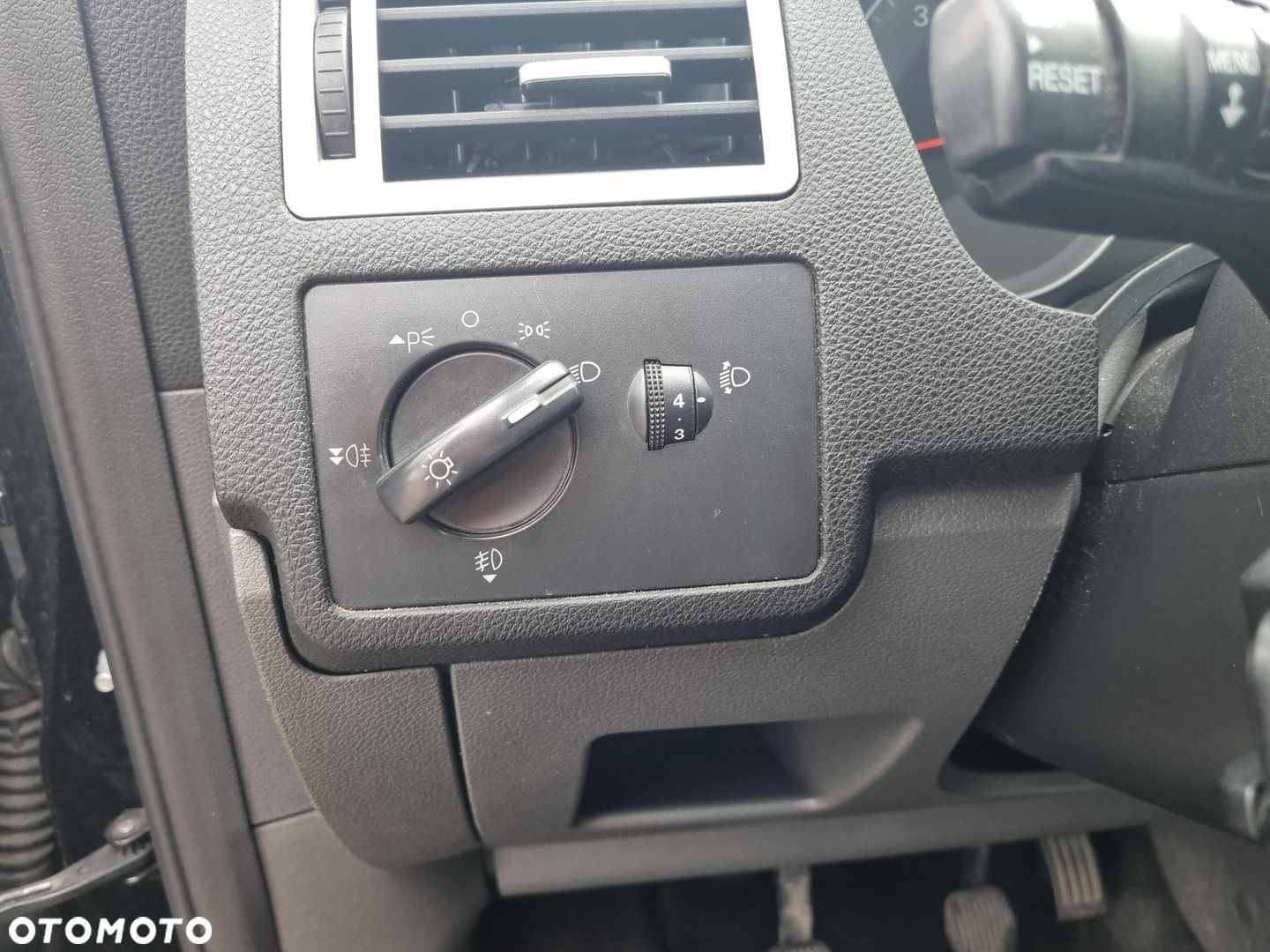 Ford C-MAX 1.8 Ambiente - 22