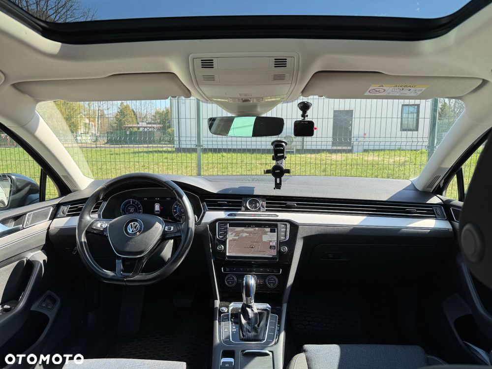 Volkswagen Passat - 15