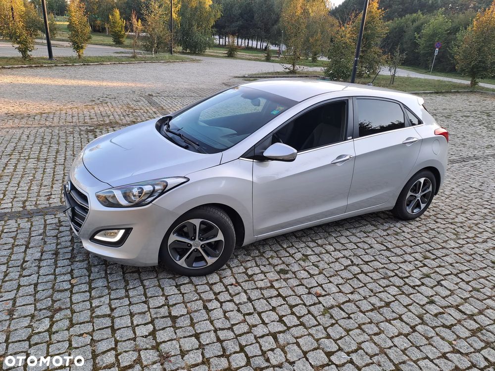 Hyundai i30 1.6 D Premium - 18