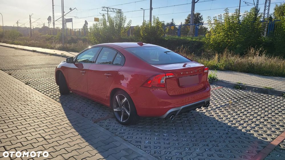 Volvo S60 D4 Drive-E R-Design Momentum - 2