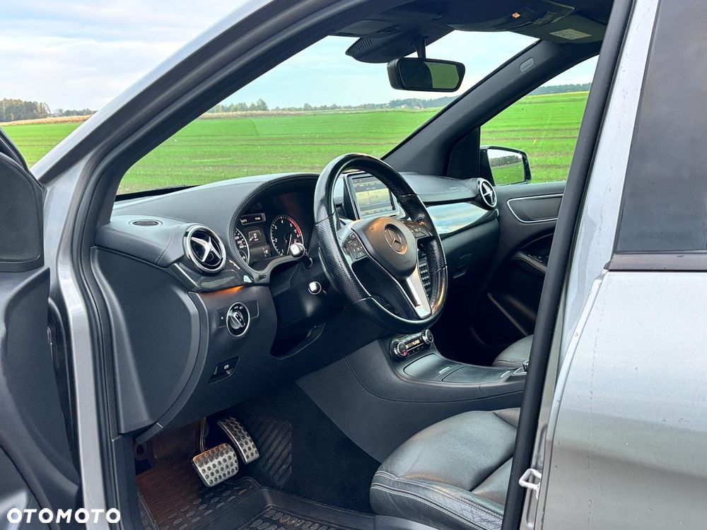 Mercedes-Benz Klasa B 220 d 4Matic 7G-DCT AMG Line - 13