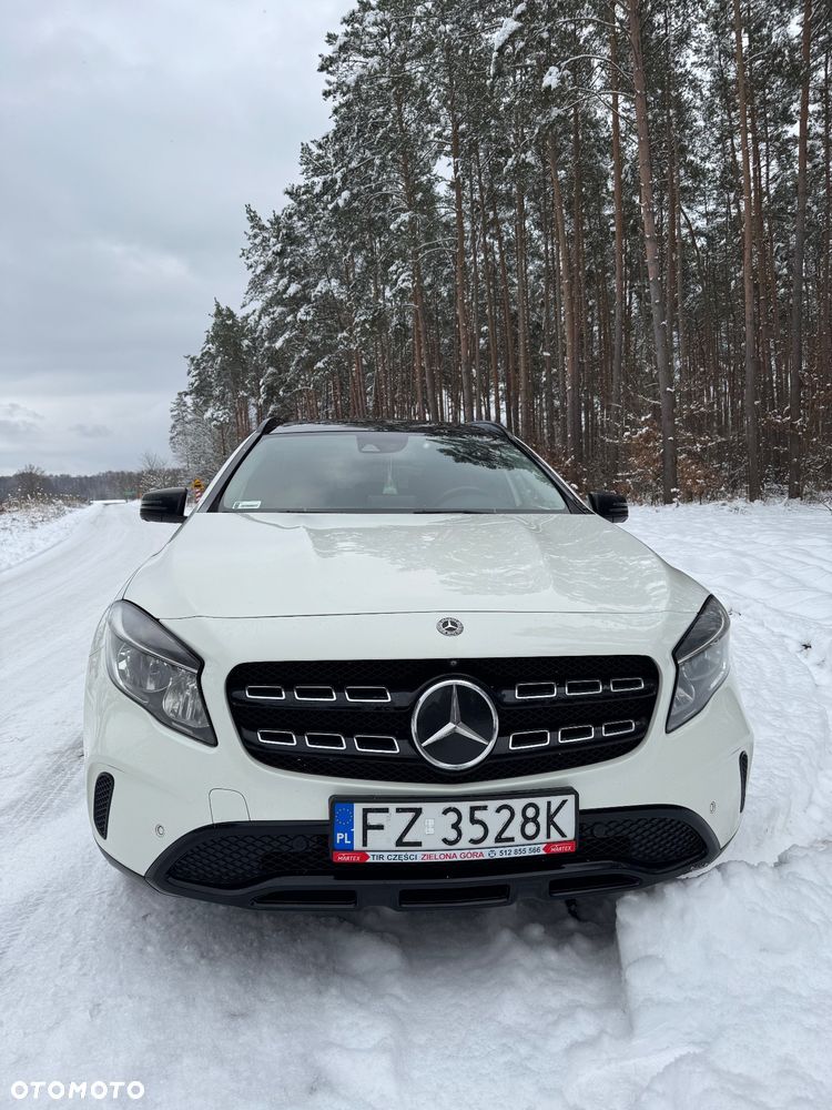 Mercedes-Benz GLA 220 d 4-Matic - 6