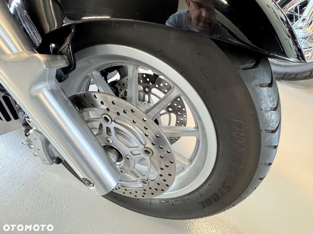 Suzuki Intruder - 8