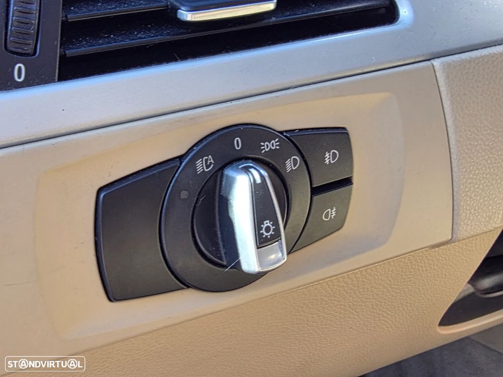 BMW 320 d Navigation - 30