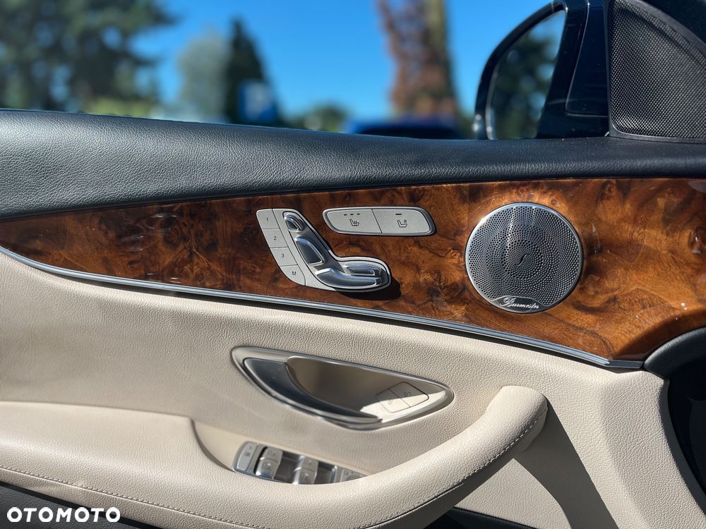 Mercedes-Benz Klasa E 300 9G-TRONIC - 9
