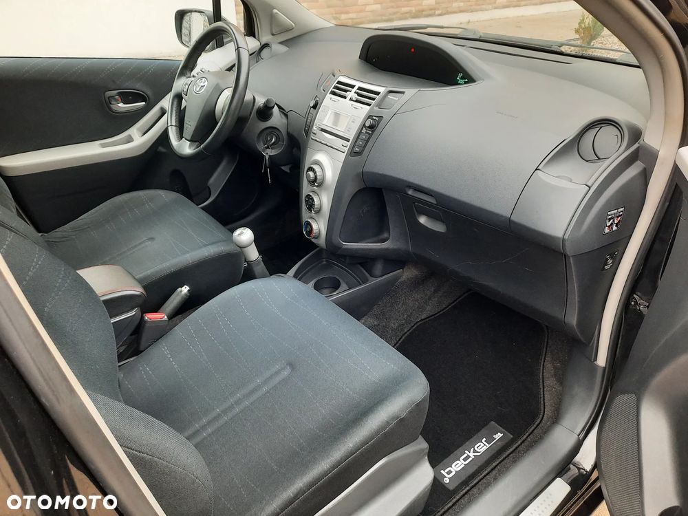 Toyota Yaris 1.3 Sol Premium - 15