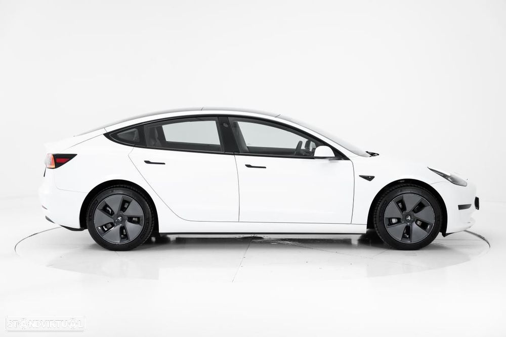 Tesla Model 3 Standard Range Plus RWD - 3