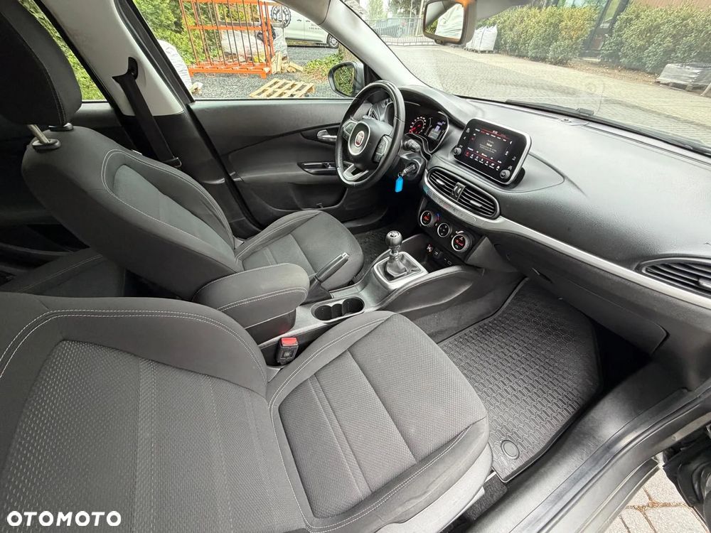 Fiat Tipo 1.4 16v Lounge EU6d - 23