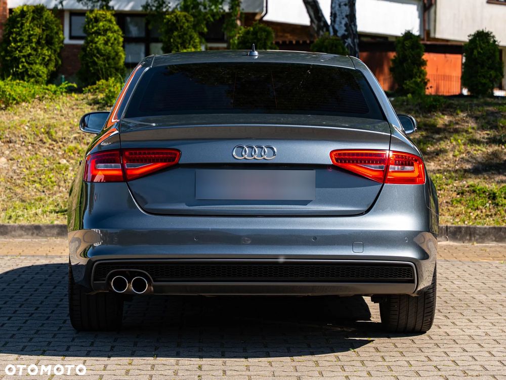 Audi A4 Limousine - 5