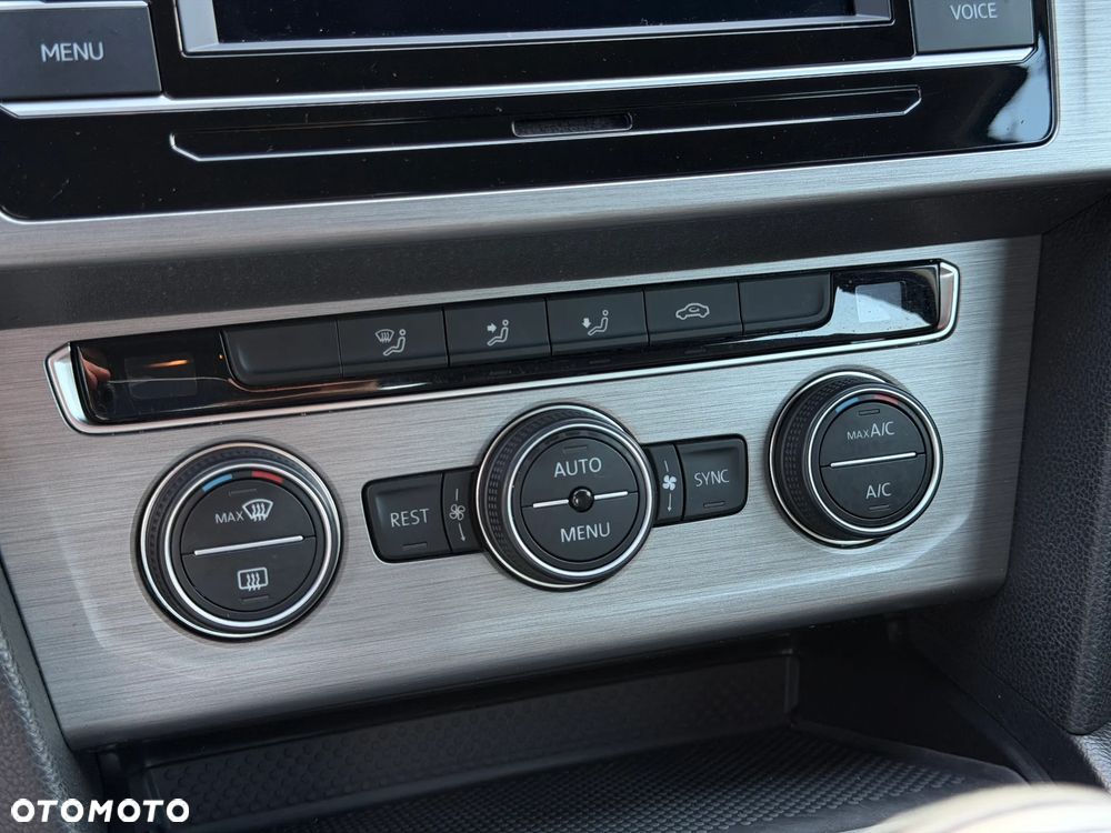 Volkswagen Passat 2.0 TDI EVO Essence - 16