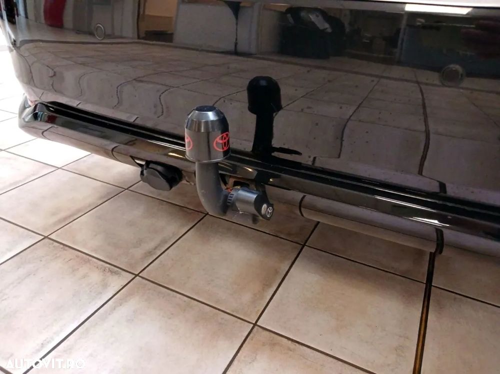 Toyota Corolla 1.8 Hybrid Team Deutschland - 10