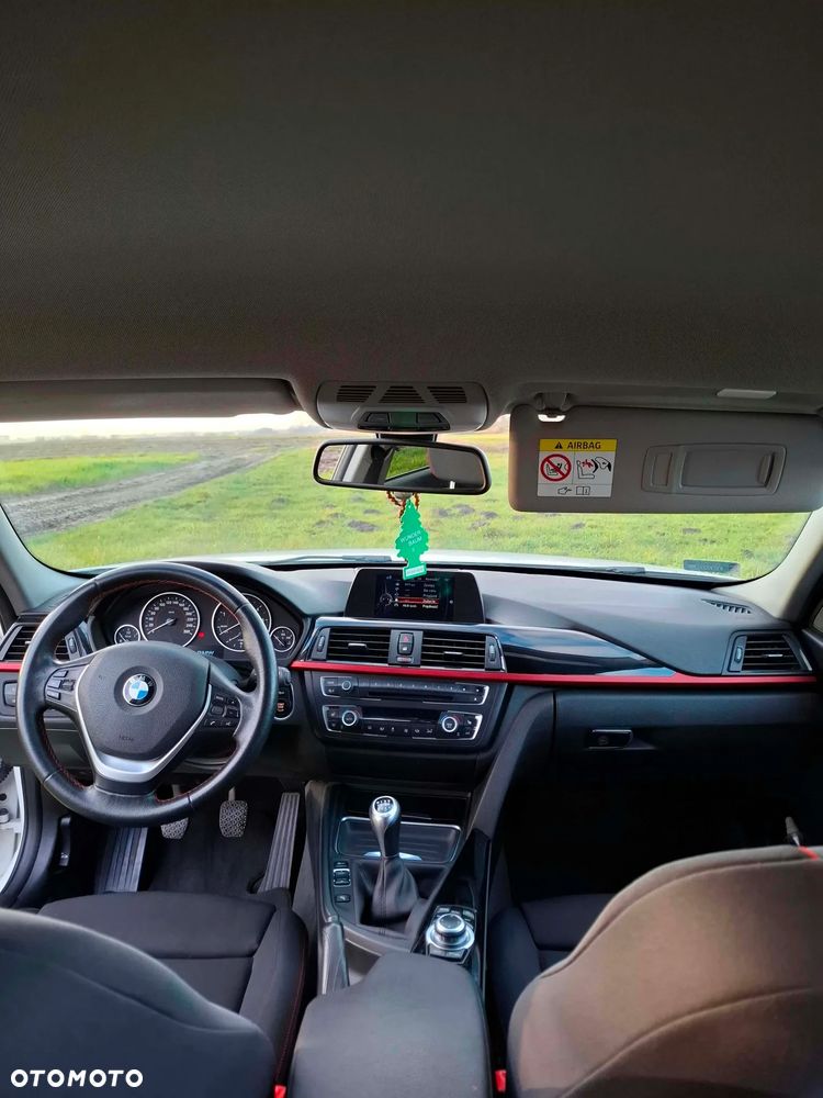 BMW Seria 3 318d Sport Line - 10