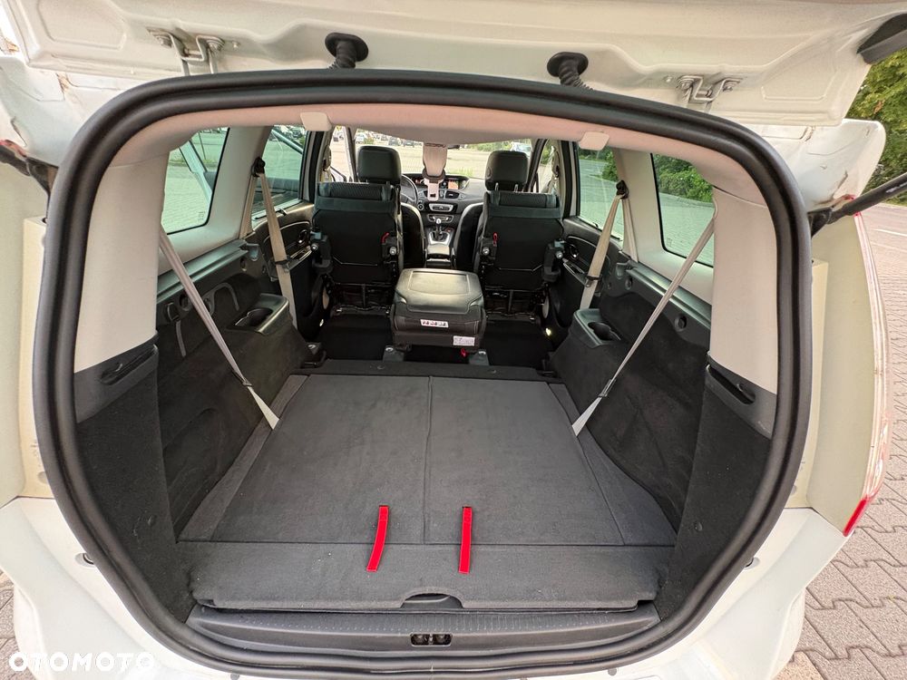 Renault Grand Scenic - 27