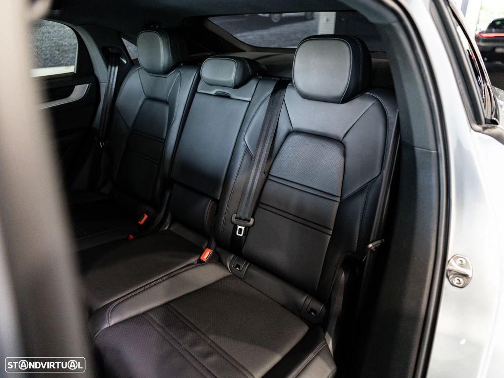Porsche Cayenne Coupé E-Hybrid - 35