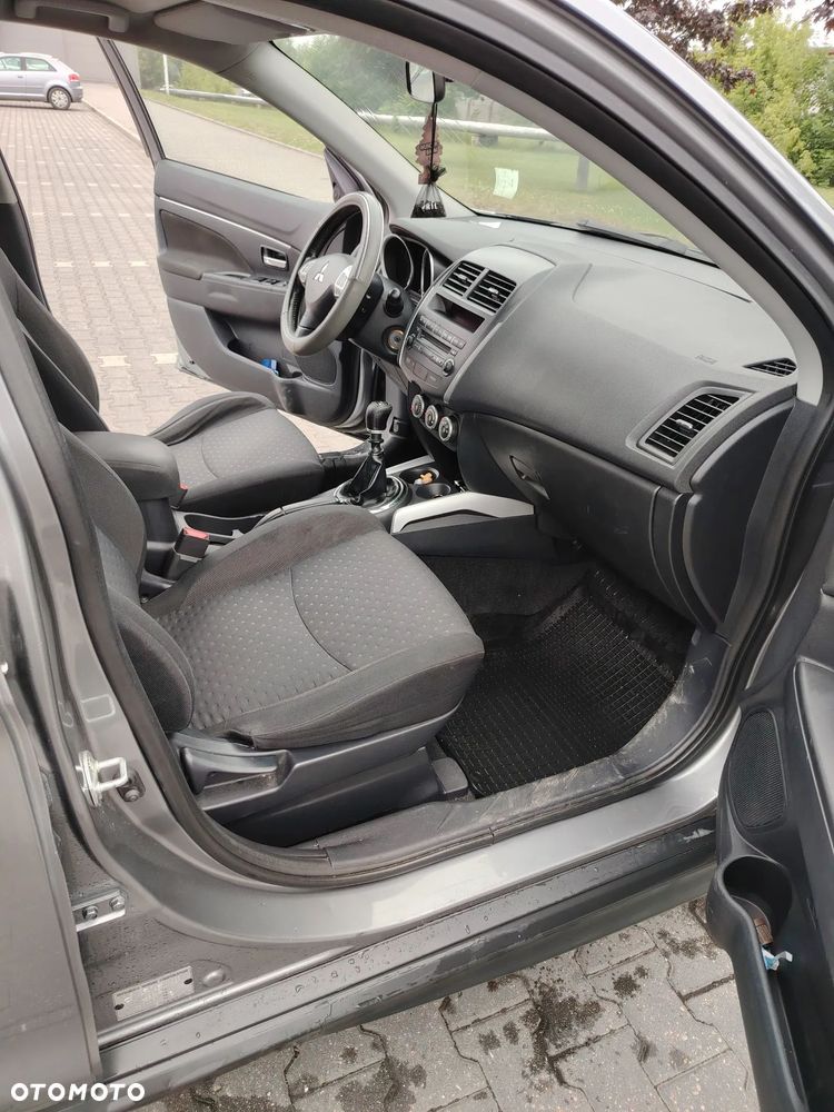 Mitsubishi ASX - 10