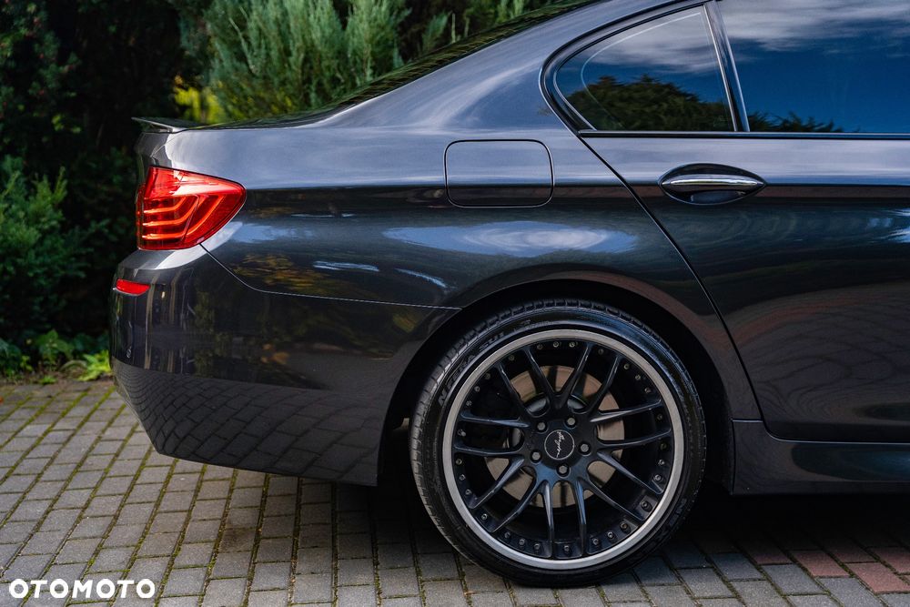 BMW Seria 5 530d xDrive - 9