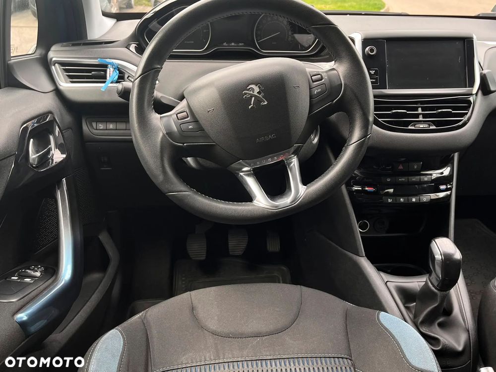 Peugeot 208 - 9