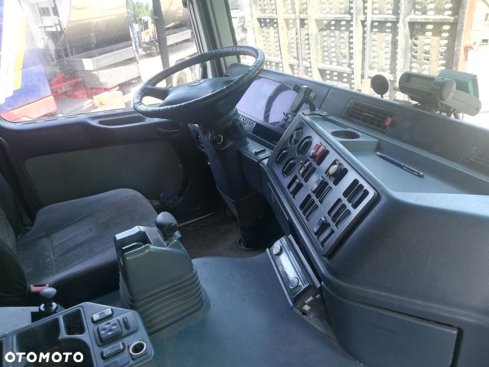 Mercedes-Benz Actros - 6