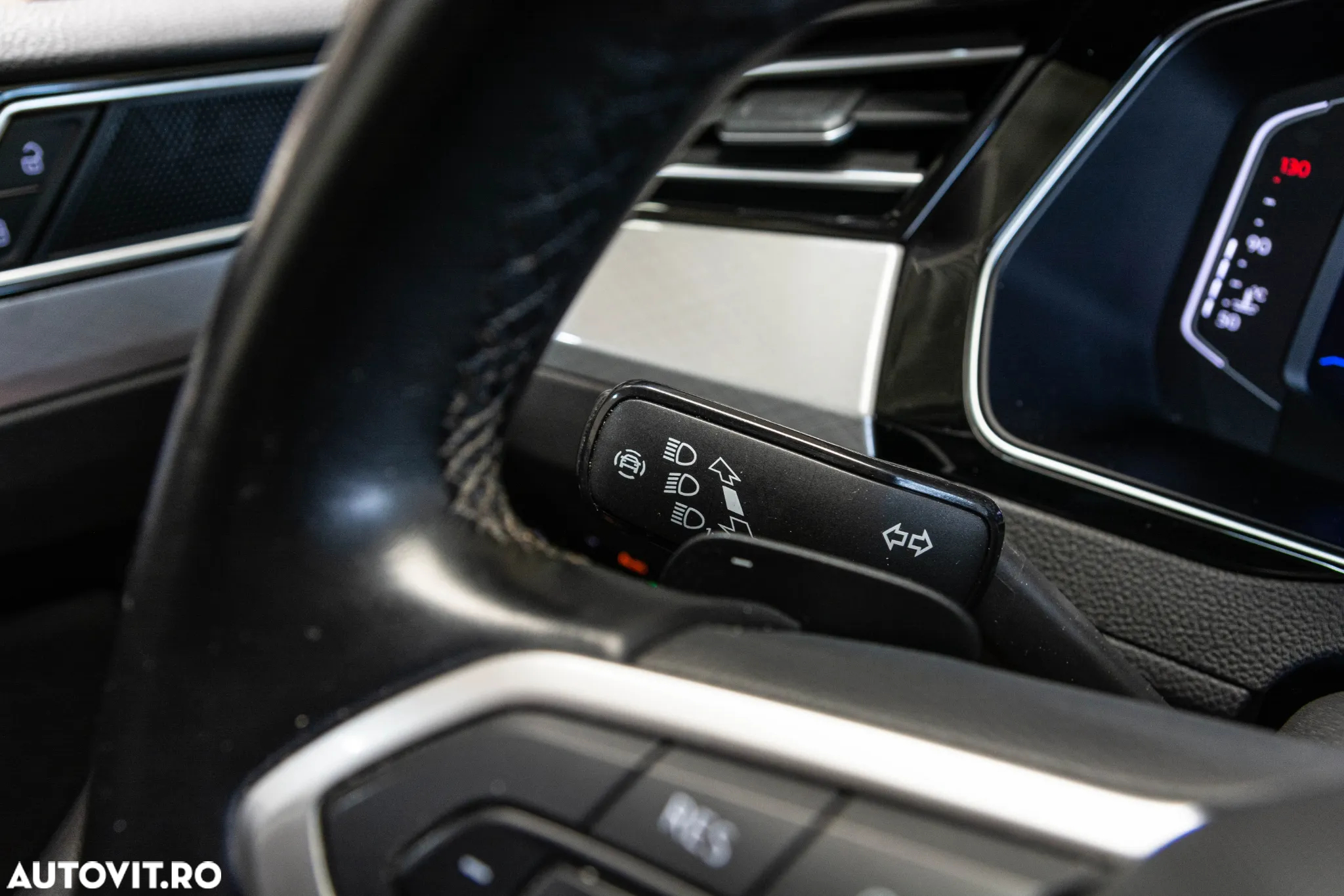 Volkswagen Passat Variant 2.0 TDI DSG Comfortline - 25