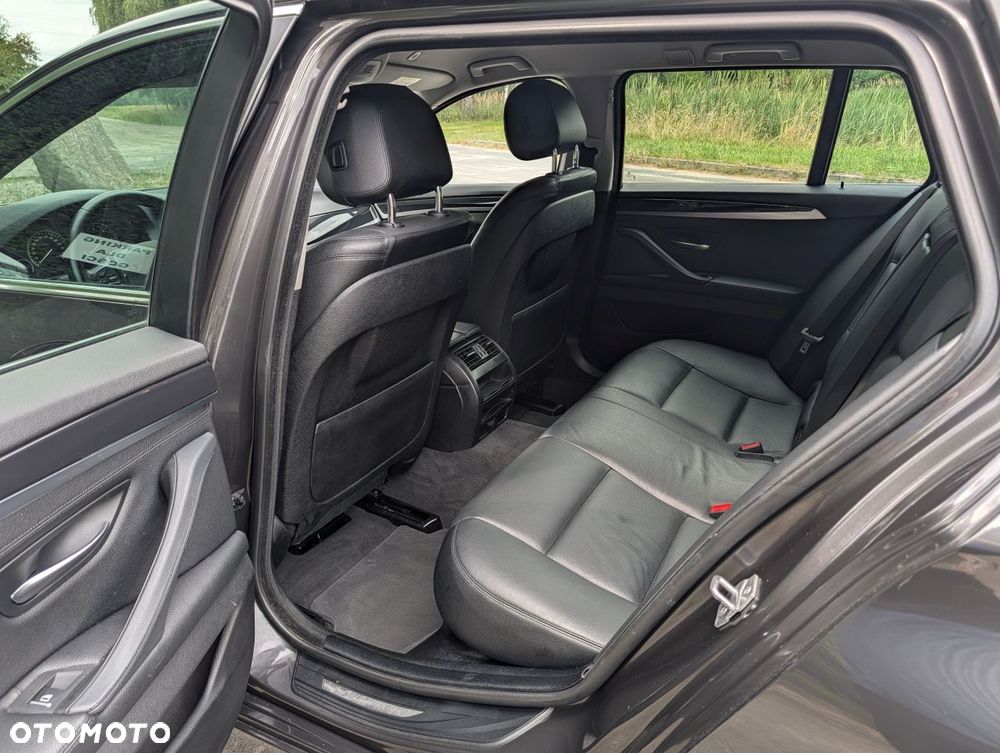 BMW Seria 5 520d Sport Line - 18