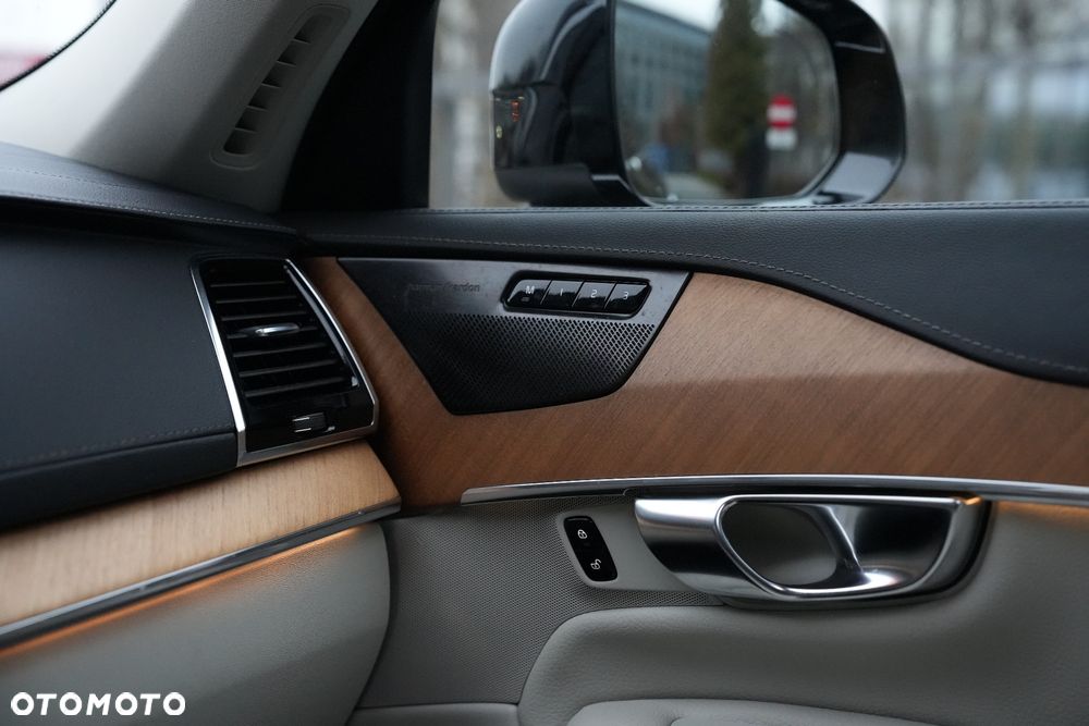 Volvo XC 90 T8 AWD Plug-In Hybrid Inscription 7os - 24