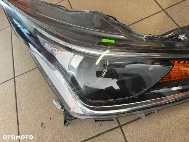 LAMPA PRZÓD PRAWA TOYOTA AYGO II - 3