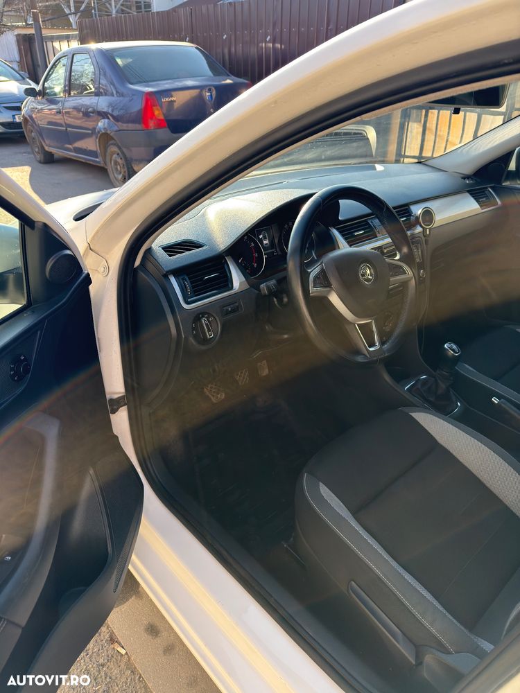 Skoda RAPID 1.2 TSI Style - 7