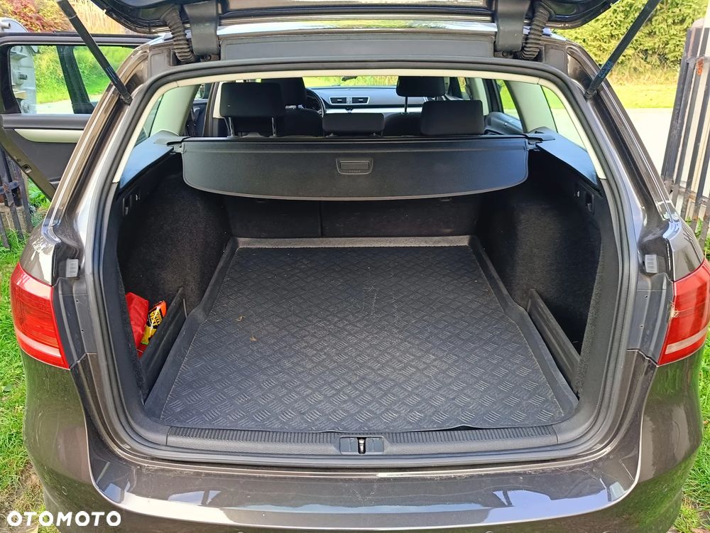 Volkswagen Passat - 20