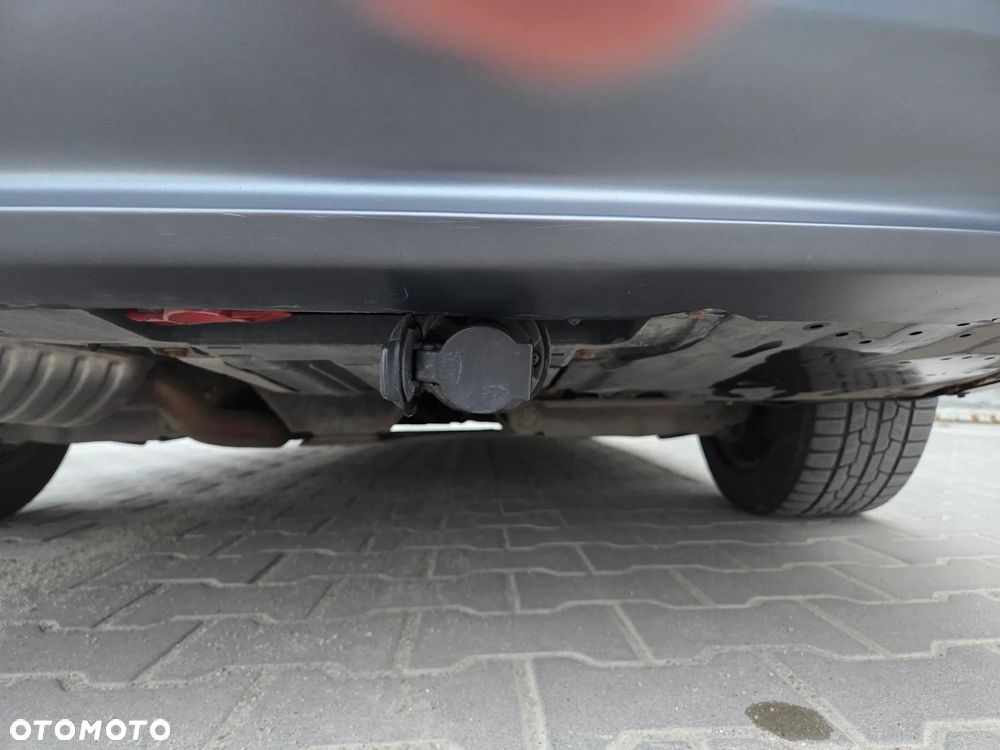 BMW Seria 3 318d - 13