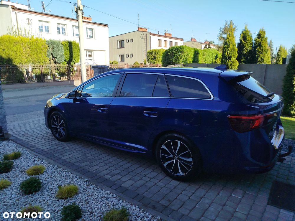 Toyota Avensis 1.8 Premium - 8