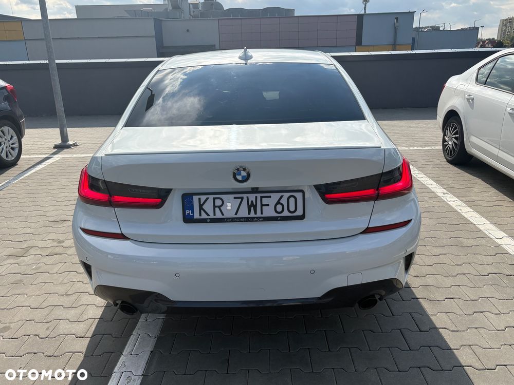 BMW Seria 3 320d xDrive - 17
