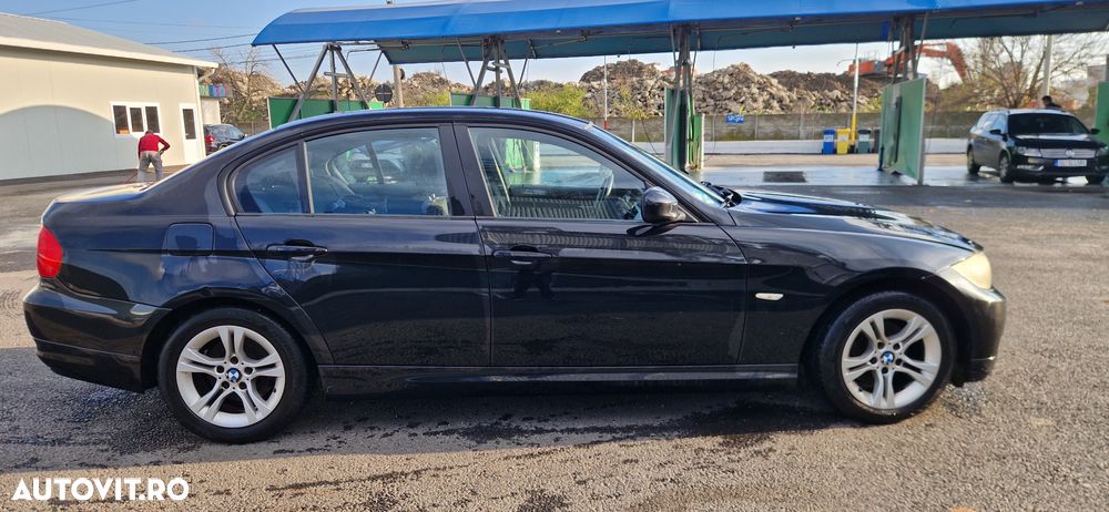 BMW Seria 3 318i - 14