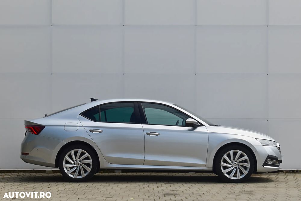 Skoda Octavia 2.0 TDI DSG 4X4 Style - 10