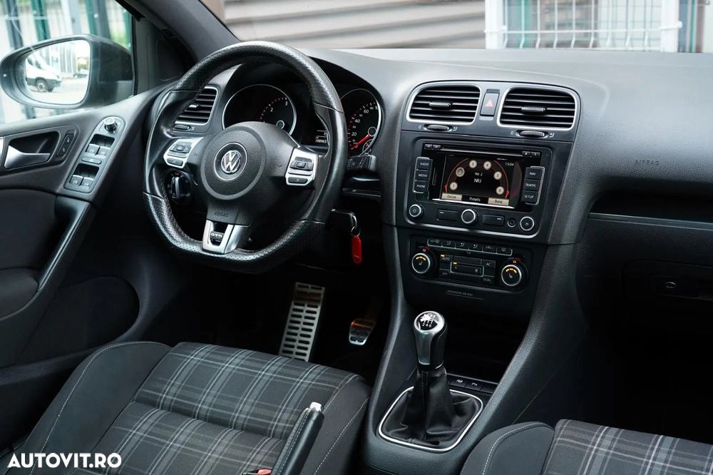 Volkswagen Golf 2.0 TDI DPF GTD - 6