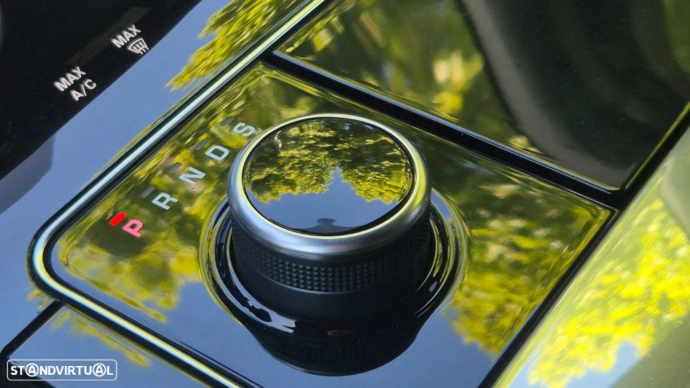 Land Rover Range Rover Velar 2.0d R-Dynamic - 23