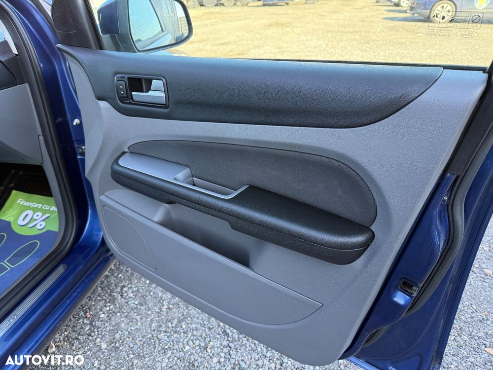 Ford Focus 1.6 16V Titanium - 16