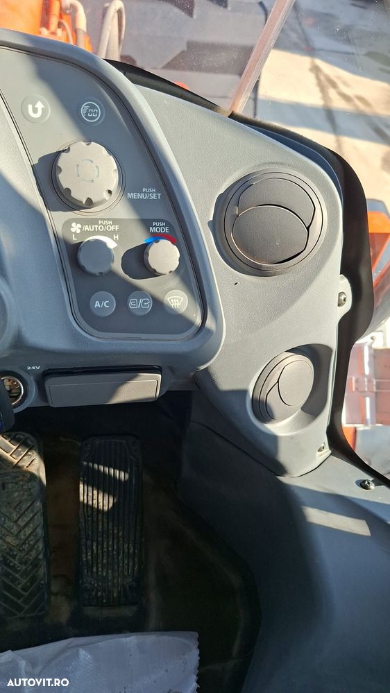 Hitachi ZW180, 2021, 3.903, cupa 3mc, Masa operationala 18t, Anvelope 20,5R25 80% bune, gresare automata, inaltime basculare cupa 4m, latime incarcator 2,5m, 173CP, Aer cond, produs in JAPONIA, CA NOU, posibilitate leasing 4ani-PROMOTIE 94900 EUR+Tva - 6