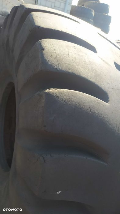 23,5 R25 Goodyear opona używana - 2