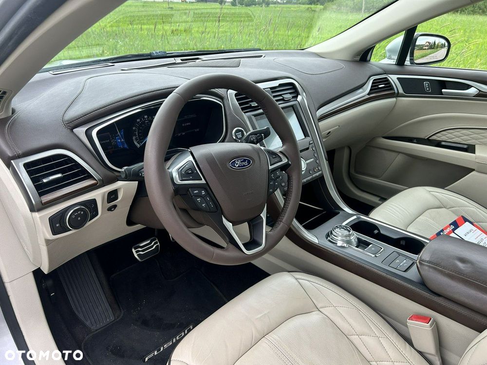 Ford Fusion - 16