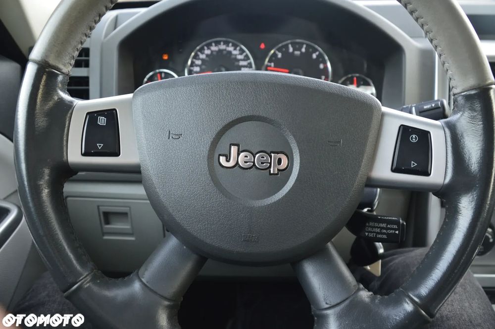 Jeep Cherokee 3.7 Limited - 19